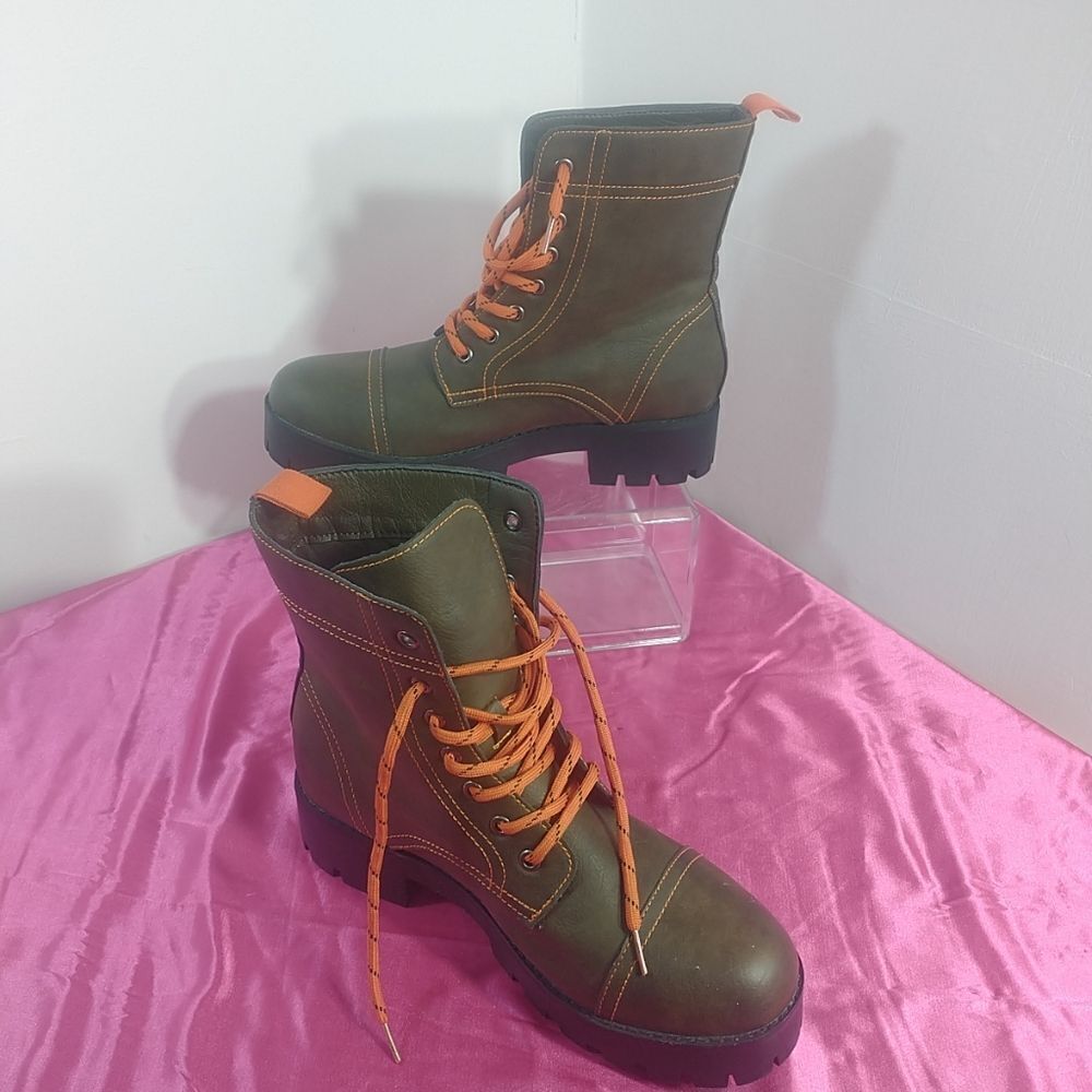 Seven7 Jodi Women Sz 10 Combat Faux Leather Boots Olive With Orange Accents.